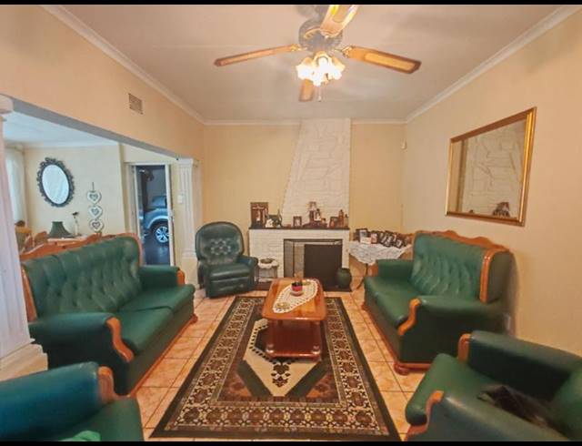 3 BEDROOM PROPERTY TO RENT IN ROTHDENE